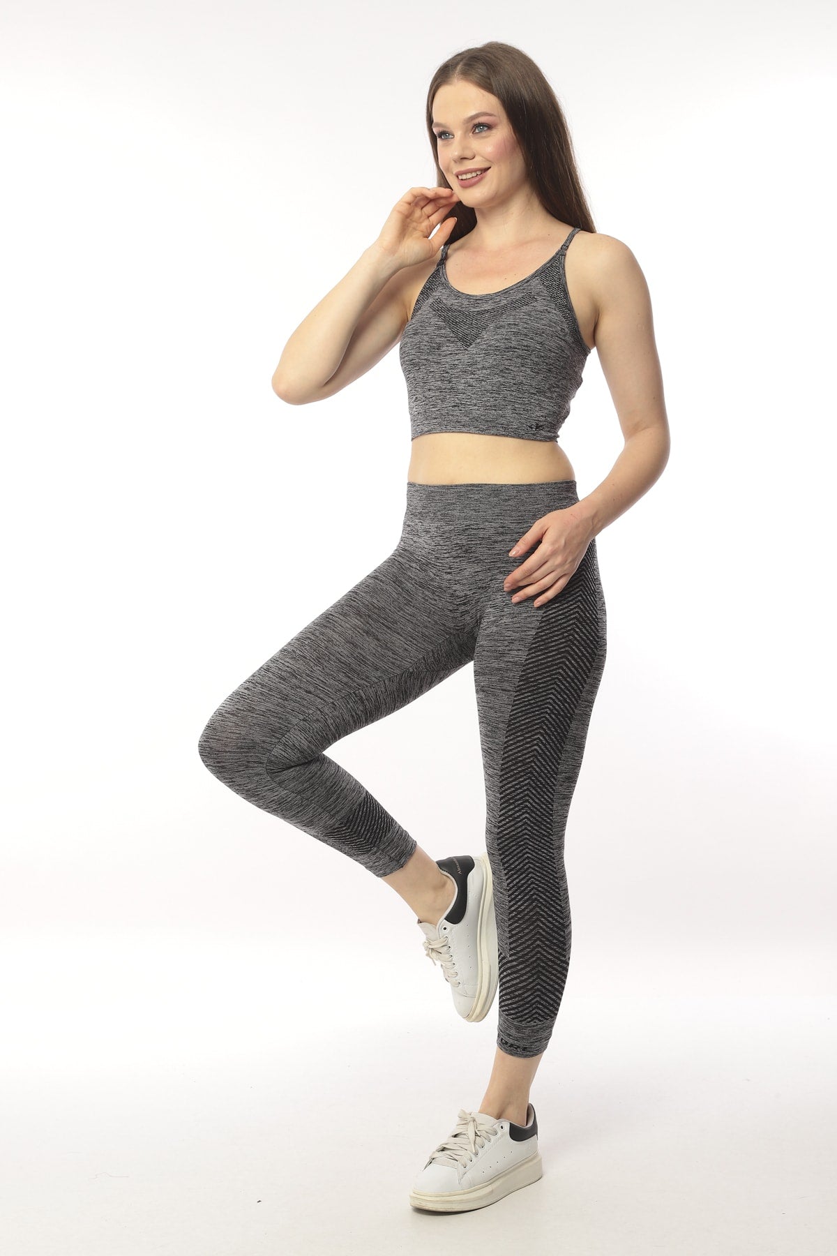 KADIN YEŞİL MELANJ SEAMLESS TOPARLAYICI İNCE ASKILI BRA ALT ÜST FITNESS TAKIMI - FÜME
